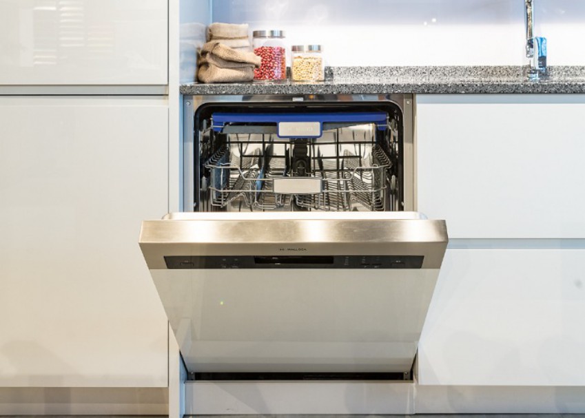 Máy rửa chén Malloca 2