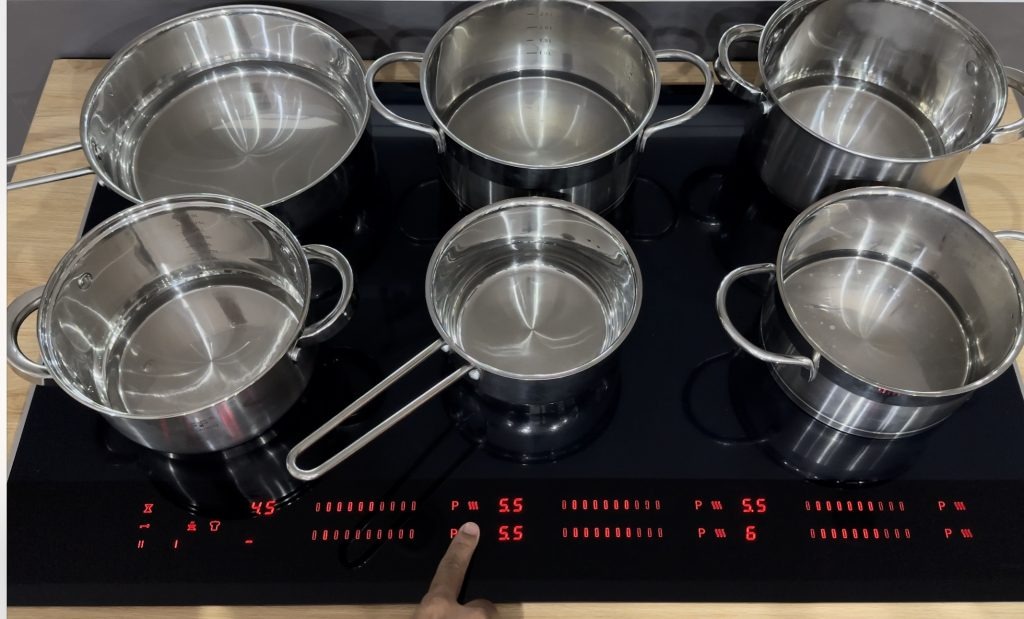 Bếp Từ Đa Điểm Là Gì - Có Nên Mua Không 01