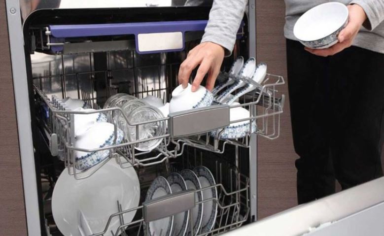 Cách Sắp Xếp Chén Bát Vào Máy Rửa Chén 3