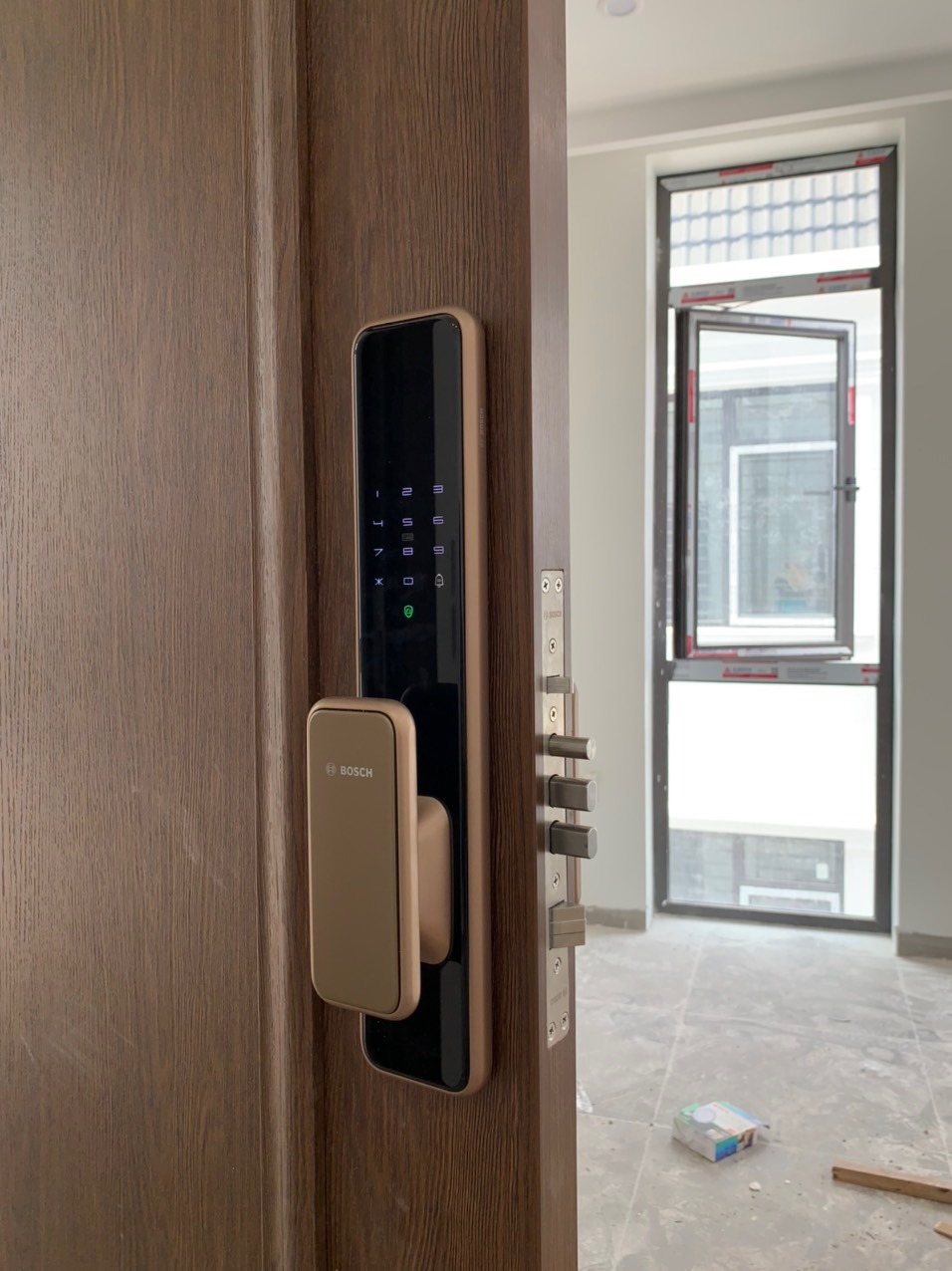 Khóa nhận diện khuôn mặt BOSCH EL 600B-DE Gold - App 3