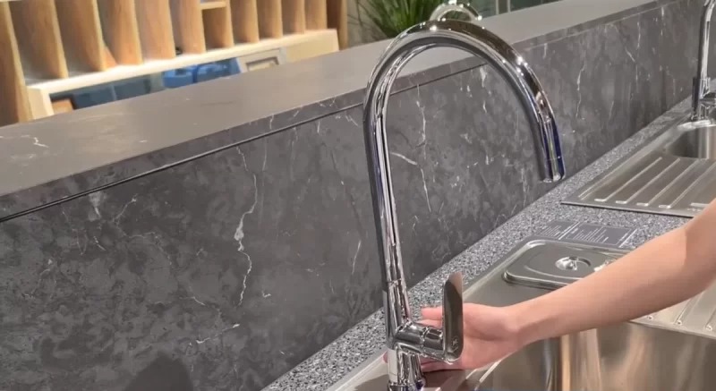 Vòi rửa bát nóng lạnh MALLOCA K77C 1